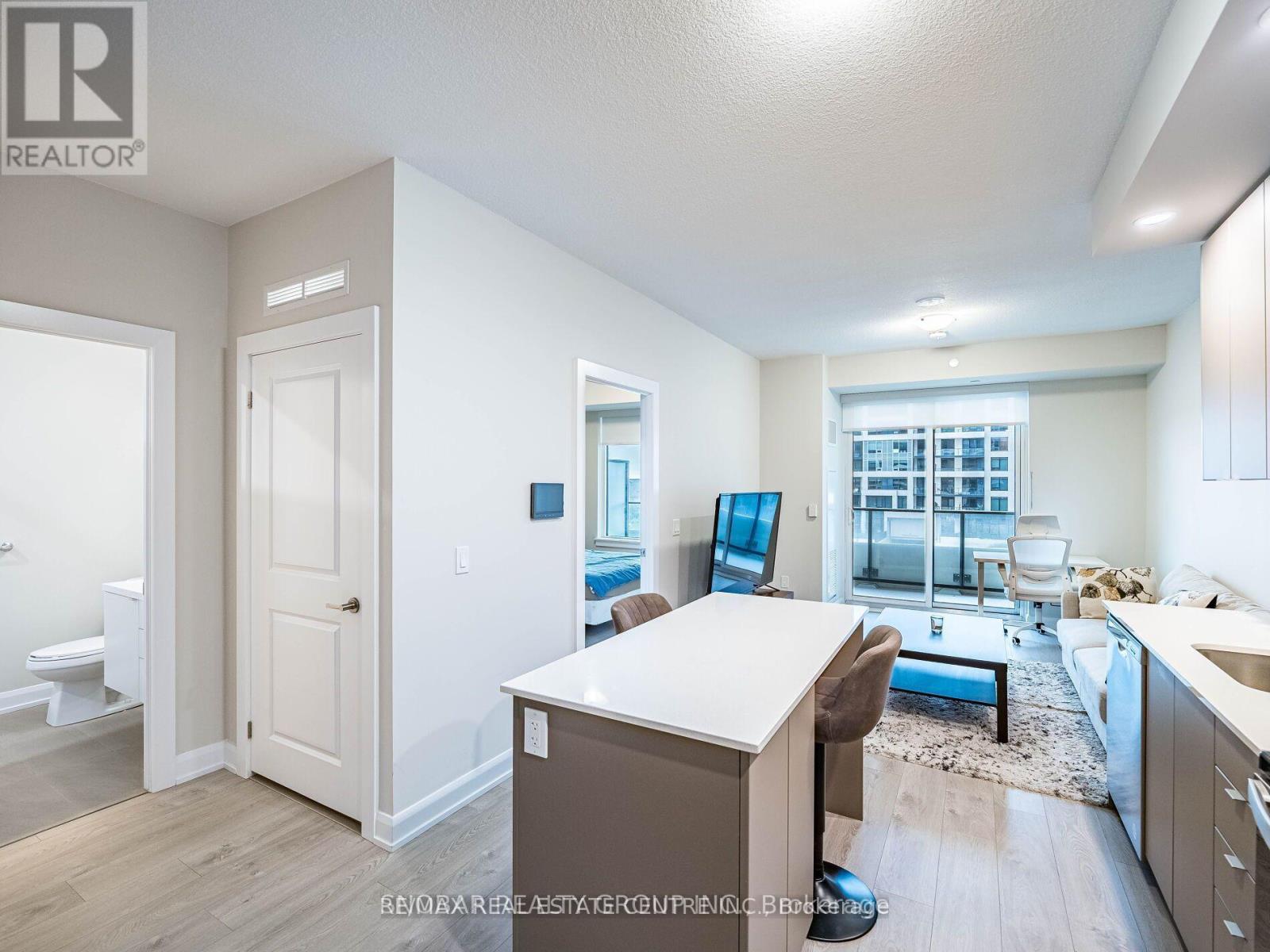 327 - 3220 William Coltson Avenue N, Oakville, Ontario L6H 7C2 - Photo 7 - W13745576