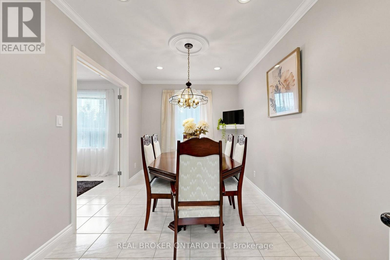 2 Dorking Crescent, Toronto, Ontario  M3M 2B6 - Photo 11 - W13745578