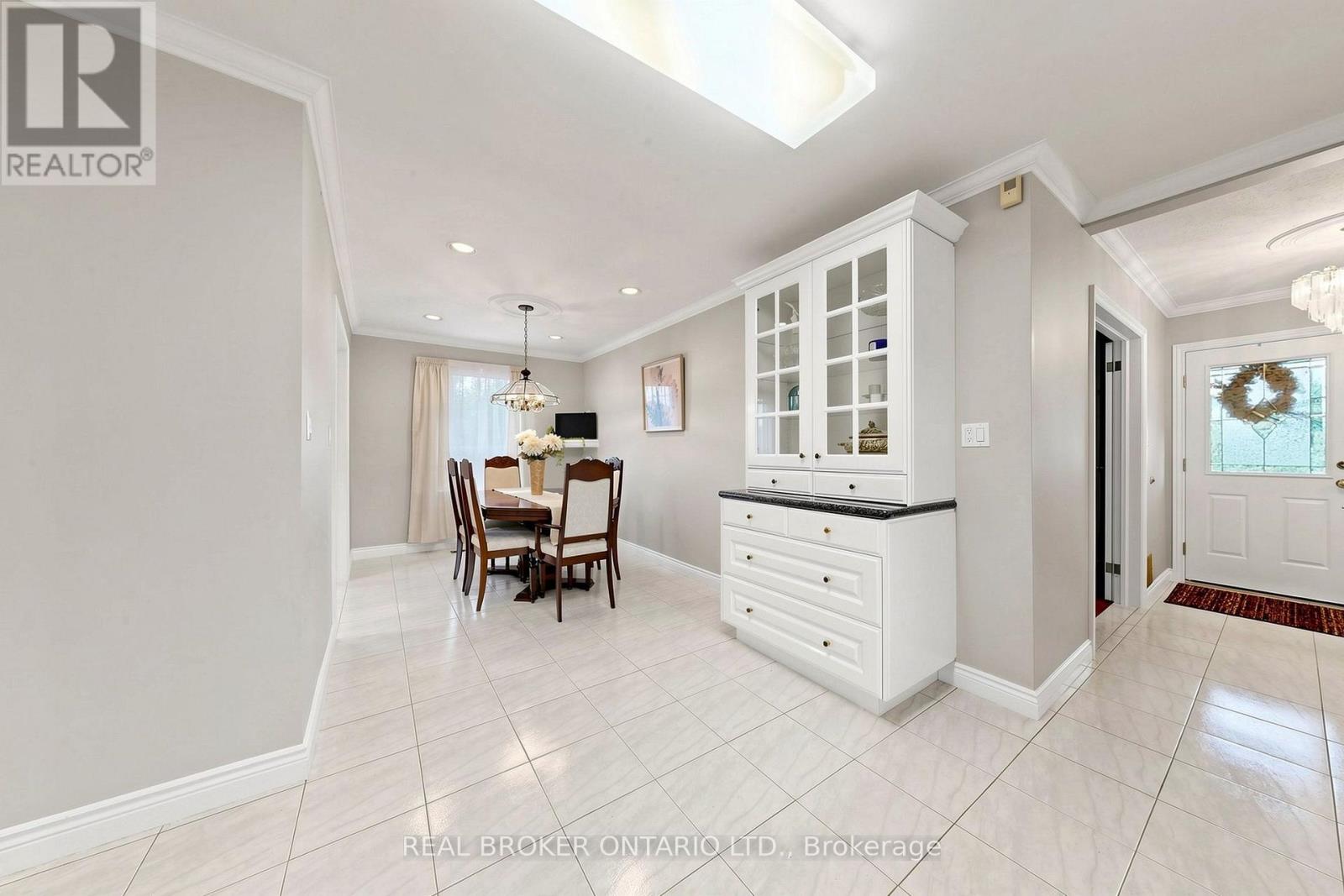 2 Dorking Crescent, Toronto, Ontario  M3M 2B6 - Photo 14 - W13745578
