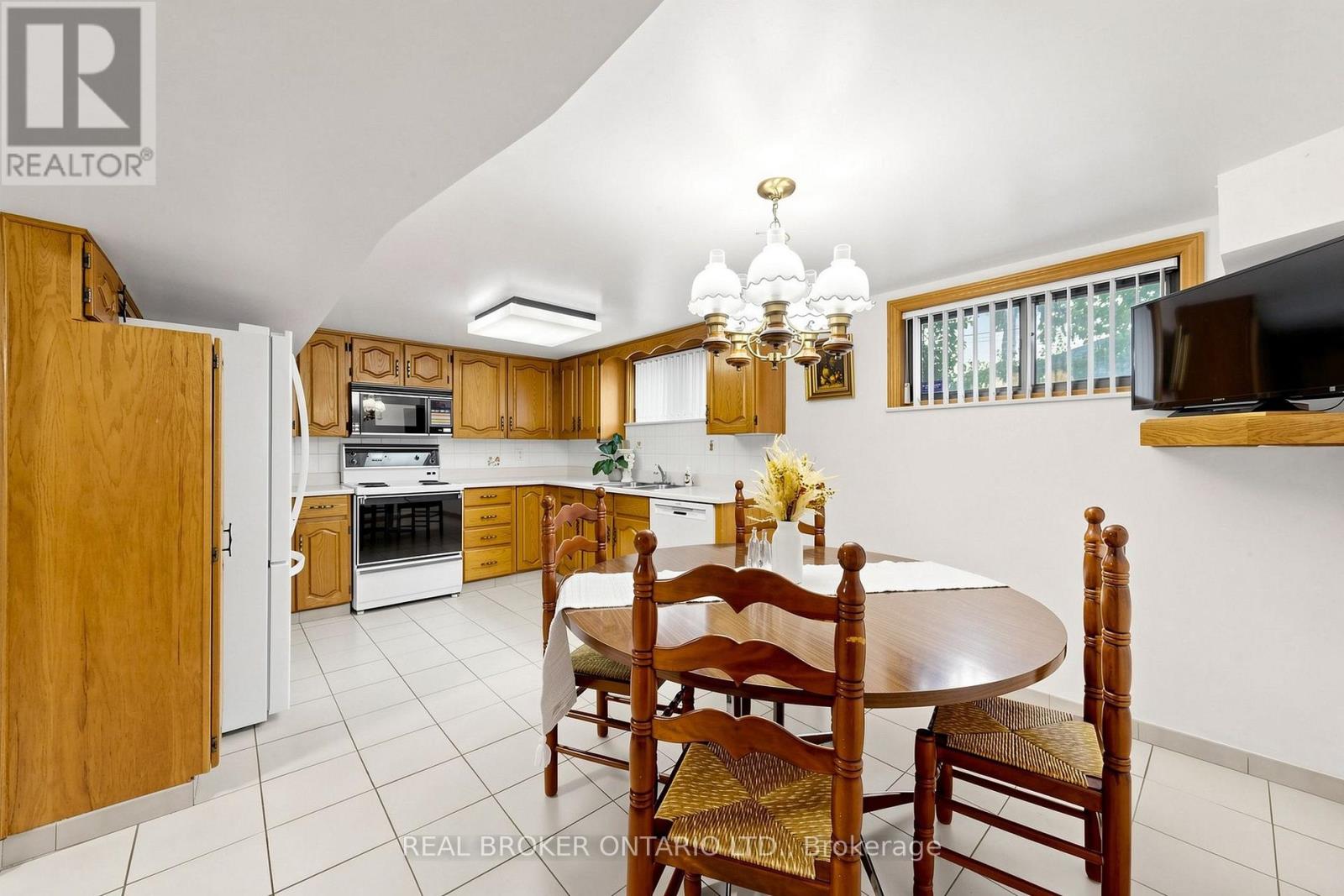 2 Dorking Crescent, Toronto, Ontario  M3M 2B6 - Photo 33 - W13745578