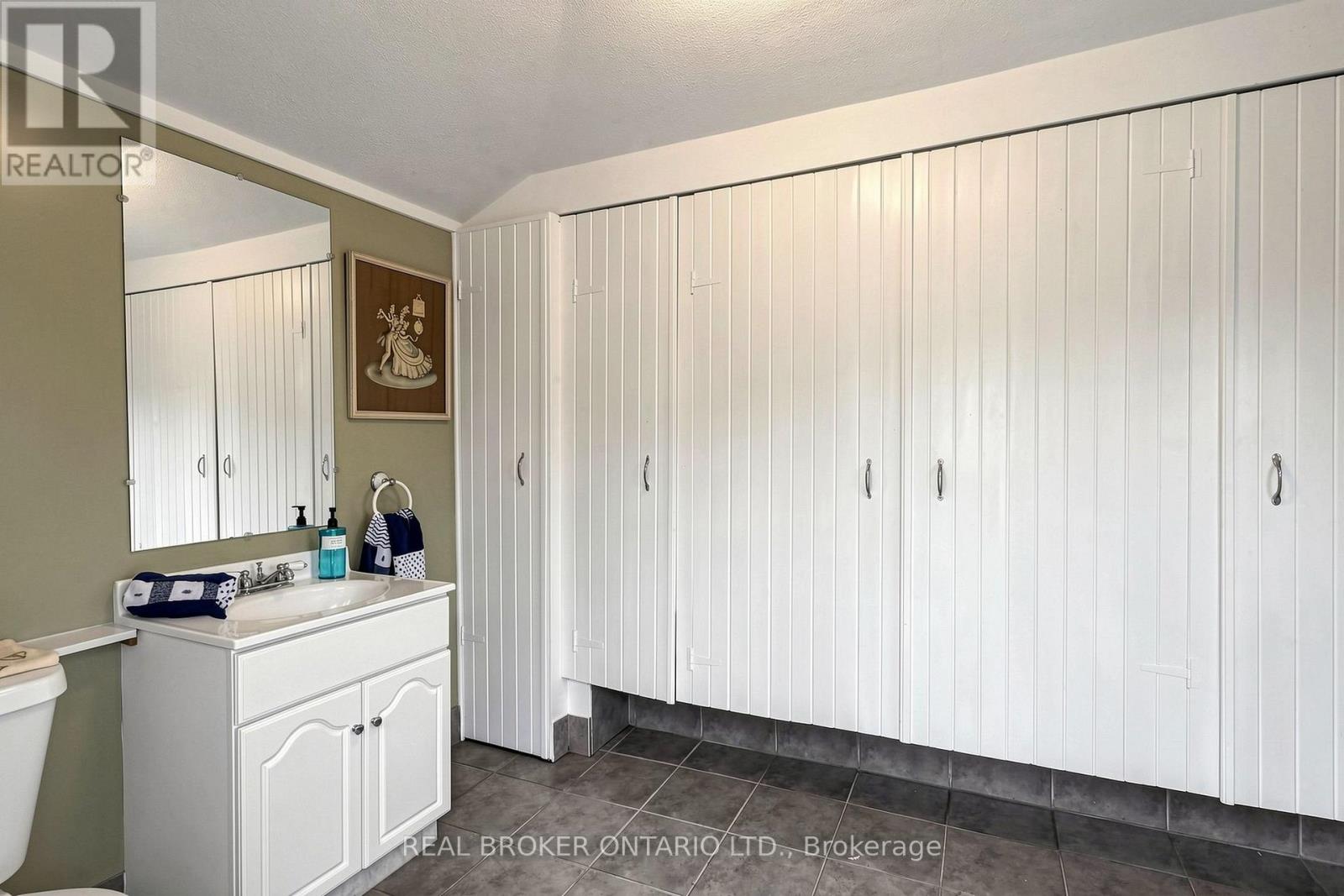 2 Dorking Crescent, Toronto, Ontario  M3M 2B6 - Photo 46 - W13745578