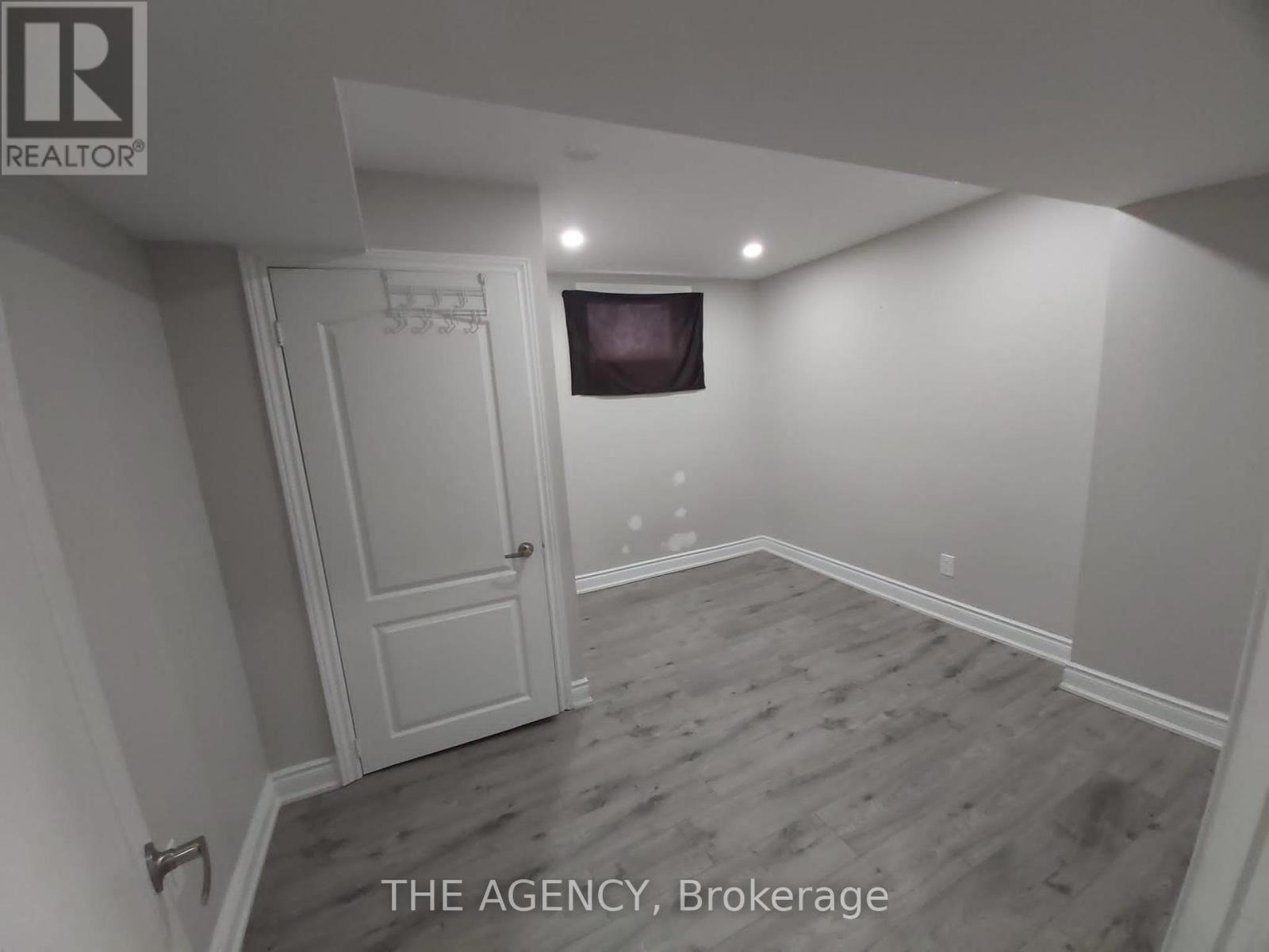 Lower - 6 Fernbank Road, Brampton, Ontario  L6T 2G9 - Photo 8 - W13745582