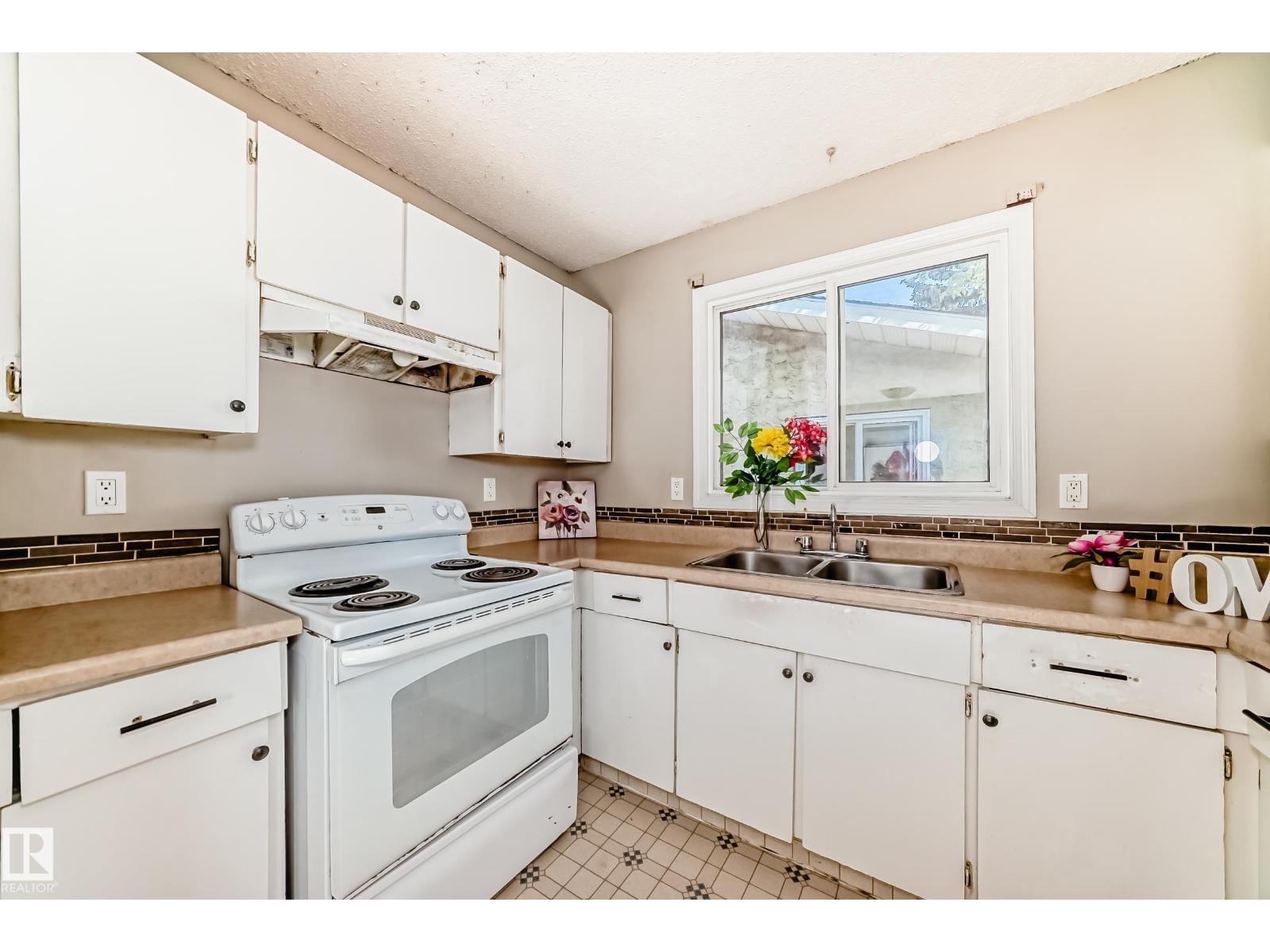 3723 63 St Nw, Edmonton, Alberta  T6L 1R1 - Photo 10 - E4507101
