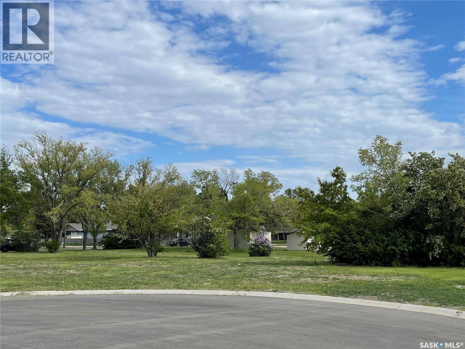 28 Kenney Crescent, Weyburn, Saskatchewan  S4H 1L3 - Photo 3 - SK047567