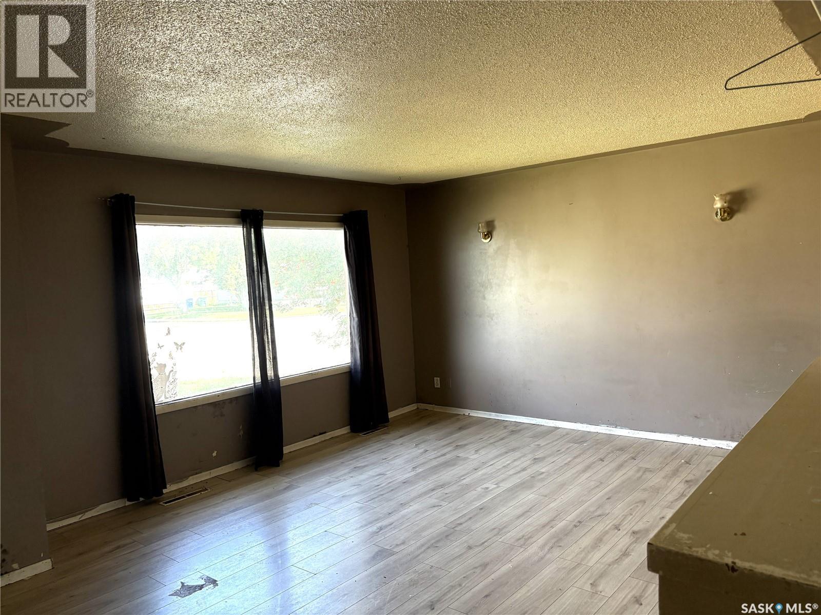 3001 20th Street W, Saskatoon, Saskatchewan  S7M 1C3 - Photo 2 - SK047502