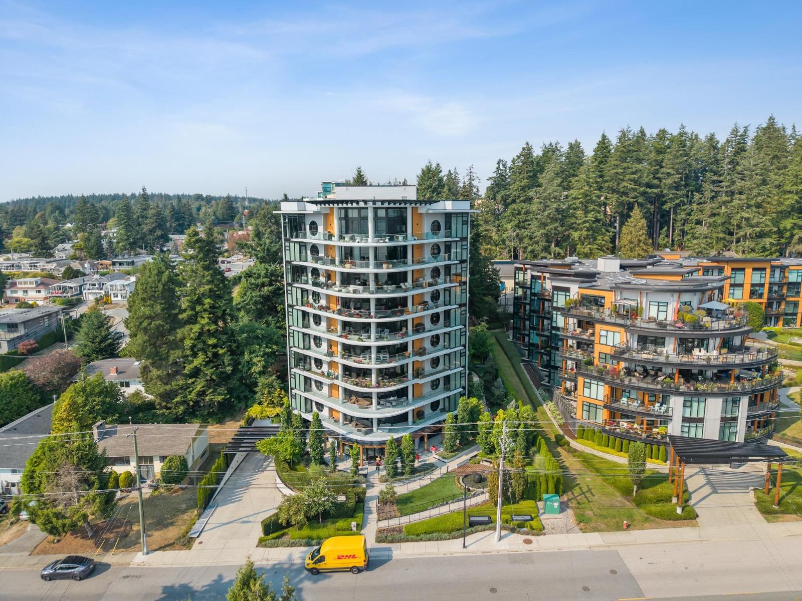 603 14825 Thrift Avenue, White Rock, British Columbia  V4B 2J6 - Photo 1 - R3161075