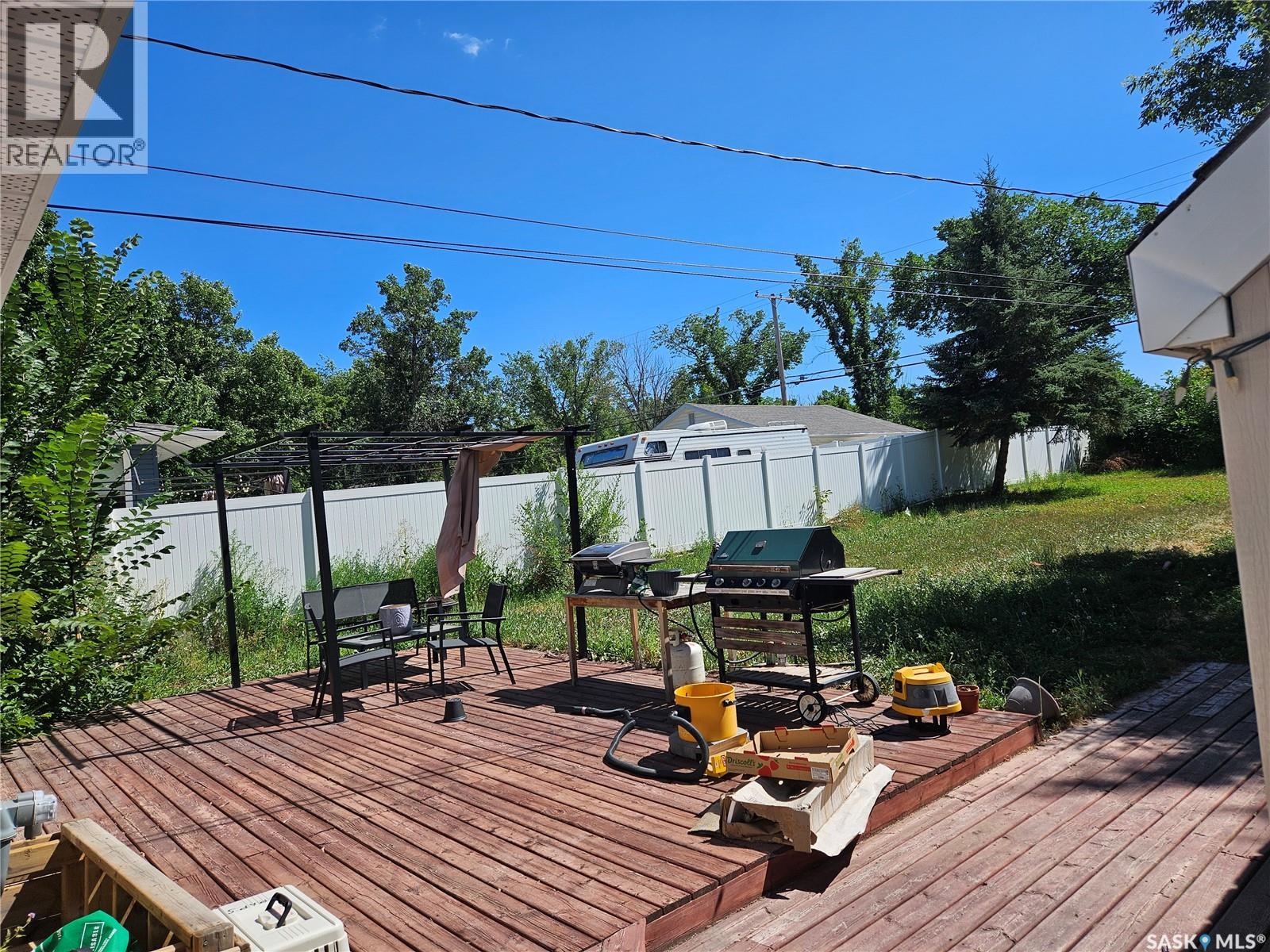 1017 Coteau Street W, Moose Jaw, Saskatchewan  S6H 5G3 - Photo 3 - SK044983