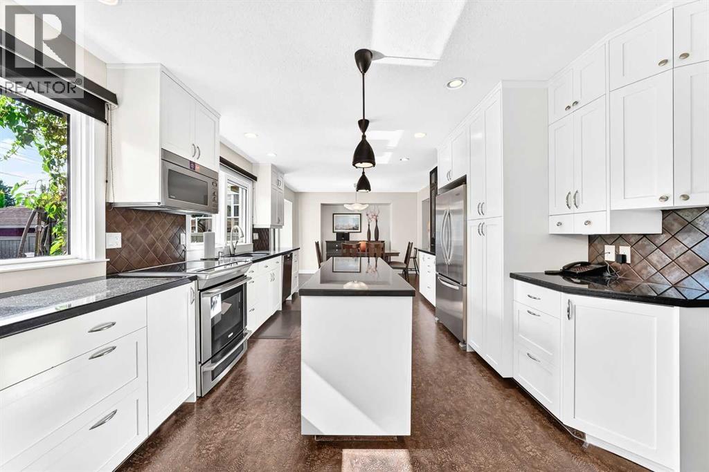 819 Parkwood Drive Se, Calgary, Alberta  T2J 3W6 - Photo 9 - A2338978