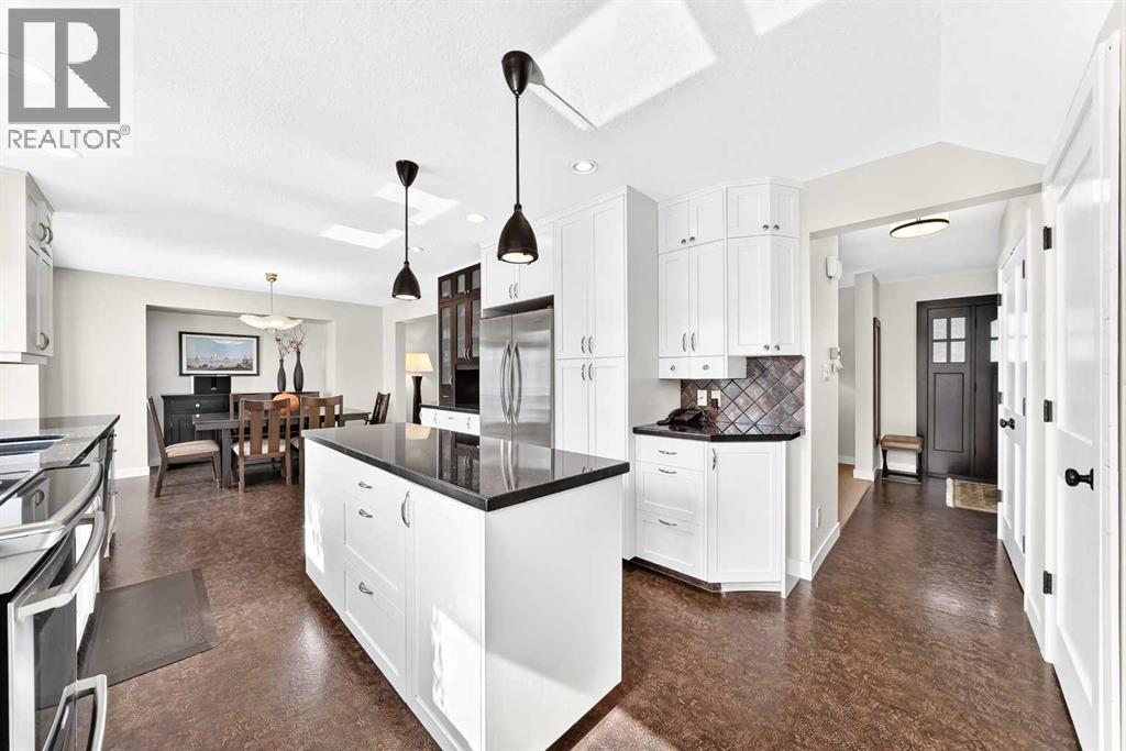 819 Parkwood Drive Se, Calgary, Alberta  T2J 3W6 - Photo 10 - A2338978
