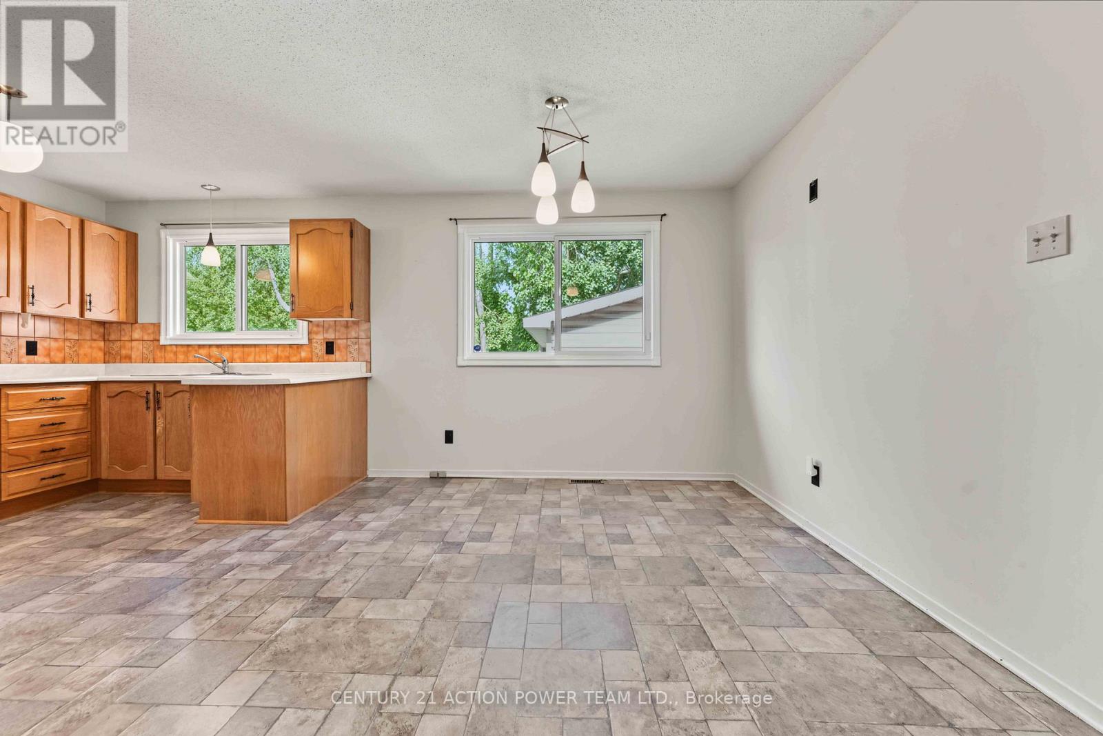 1349 Belcourt Boulevard S, Ottawa, Ontario  K1C 1L8 - Photo 6 - X13745196