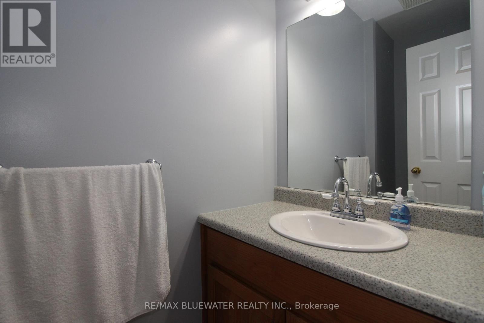 7 - 48 Ontario Street S, Lambton Shores, Ontario  N0M 1T0 - Photo 12 - X13745842