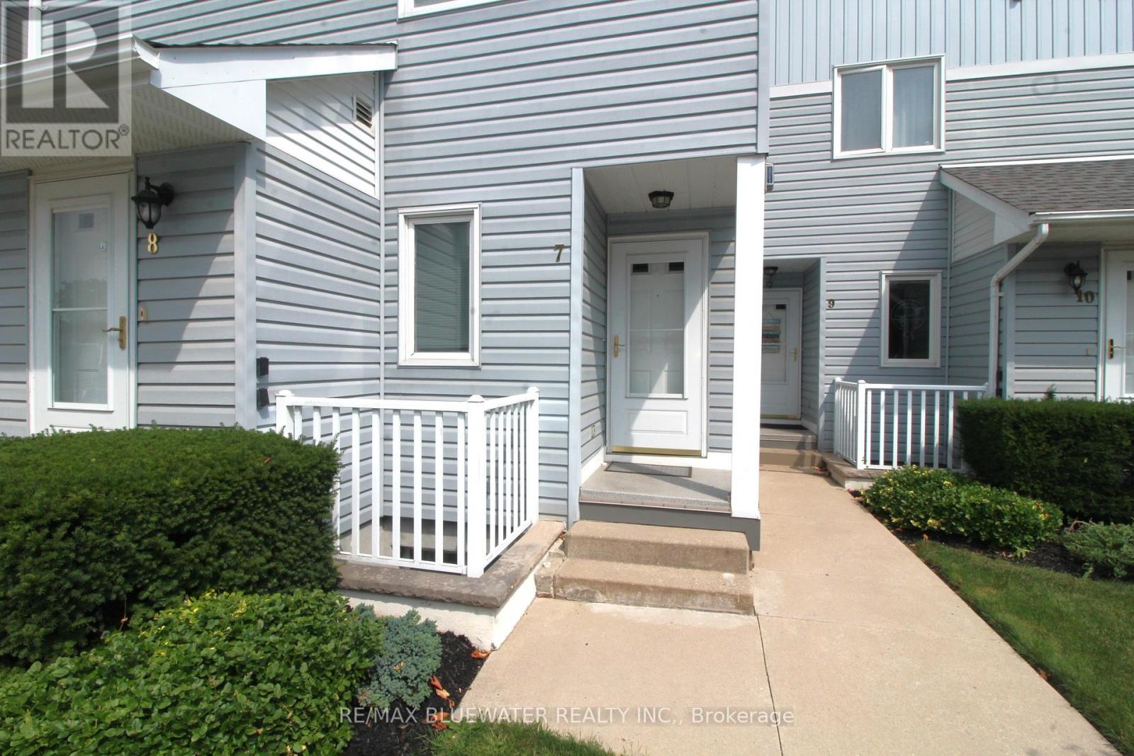 7 - 48 Ontario Street S, Lambton Shores, Ontario  N0M 1T0 - Photo 5 - X13745842
