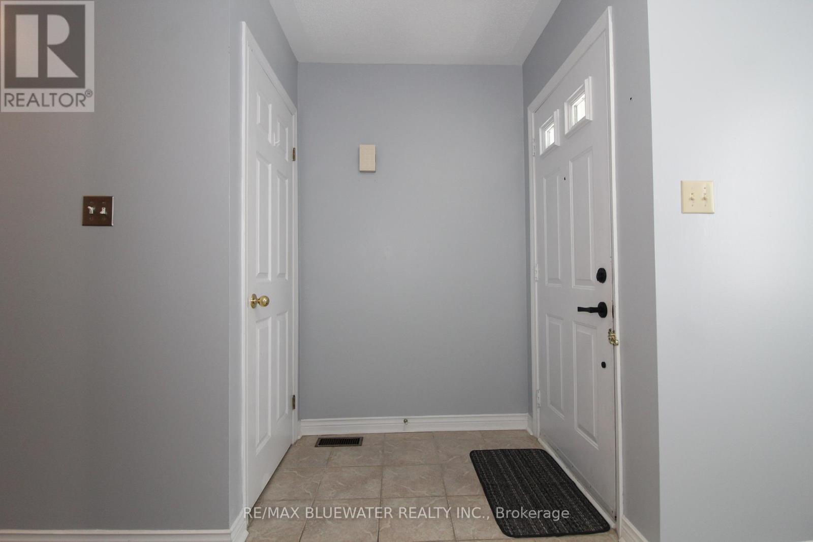 7 - 48 Ontario Street S, Lambton Shores, Ontario  N0M 1T0 - Photo 6 - X13745842