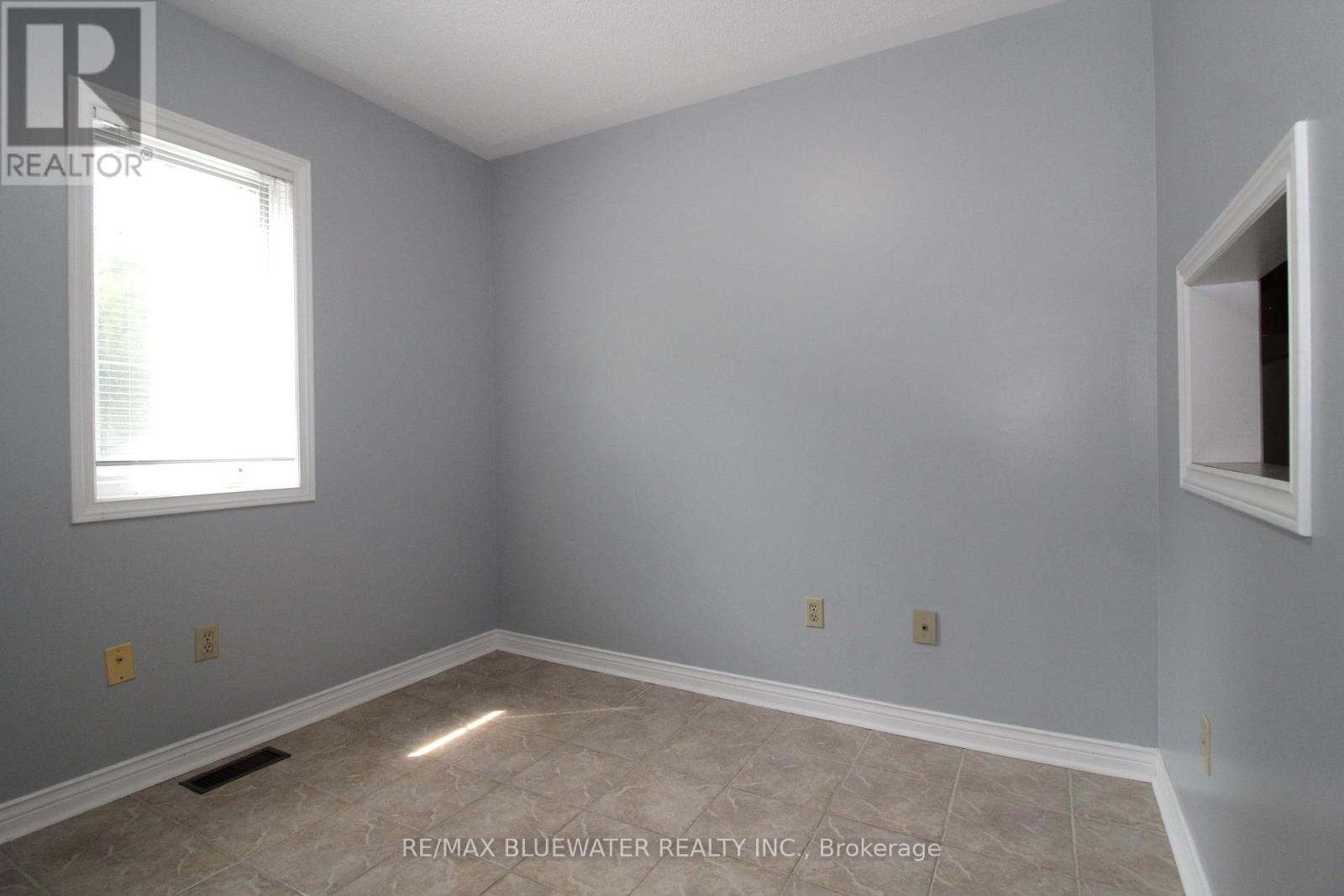 7 - 48 Ontario Street S, Lambton Shores, Ontario  N0M 1T0 - Photo 7 - X13745842