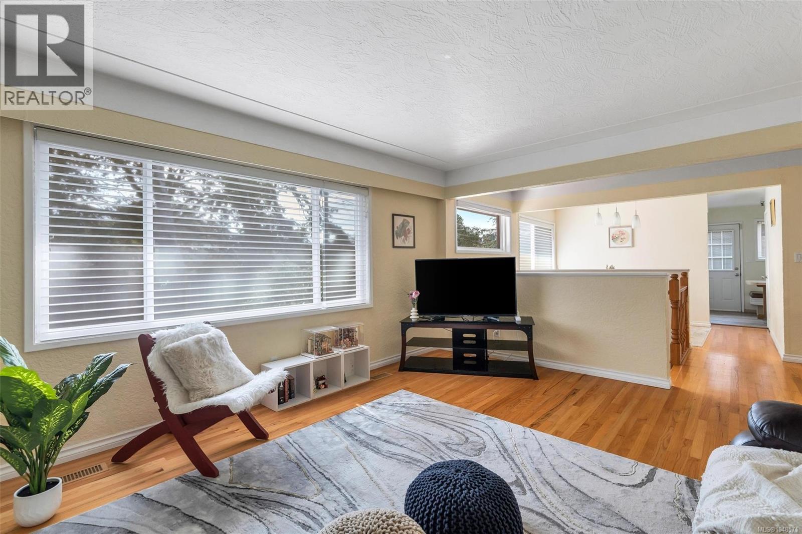 1640 Earlston Ave, Saanich, British Columbia  V8P 2Z5 - Photo 11 - 1048571