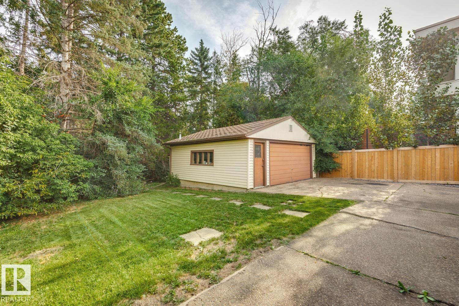 14362 Park Dr Nw, Edmonton, Alberta  T5R 5V2 - Photo 10 - E4505544