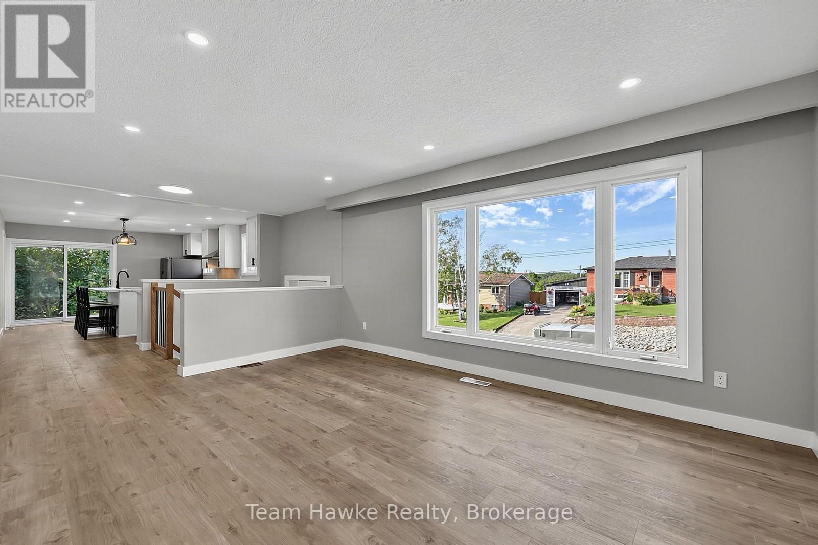 45 Easton Avenue, Tay, Ontario  L0K 1R0 - Photo 6 - S13745810