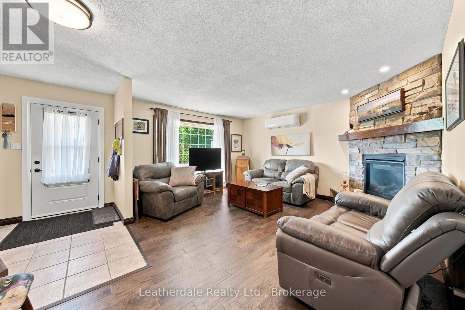 354 Arthur Street, Orillia, Ontario  L3V 3M8 - Photo 4 - S13745886