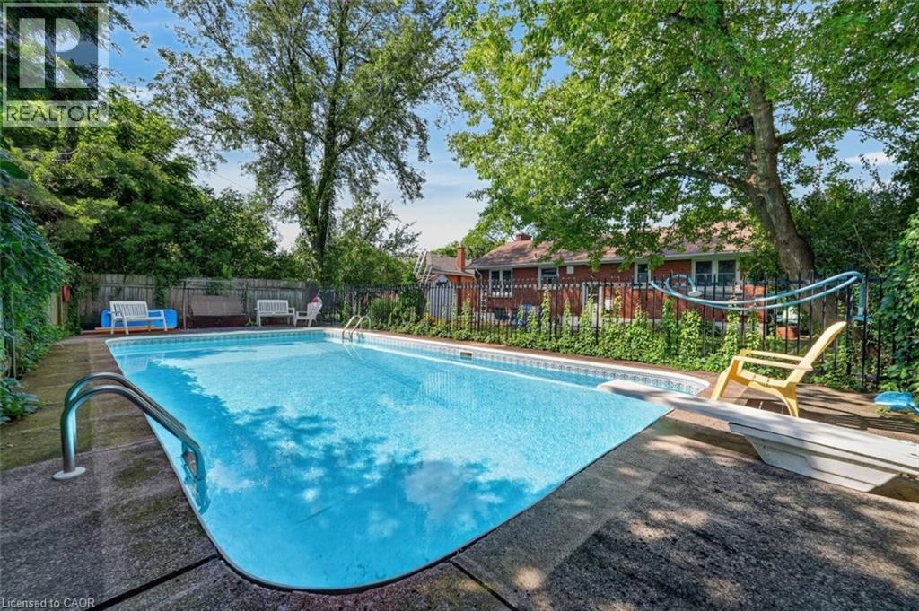 16 Byrne Boulevard, St. Catharines, Ontario  L2T 2H7 - Photo 2 - 40859770