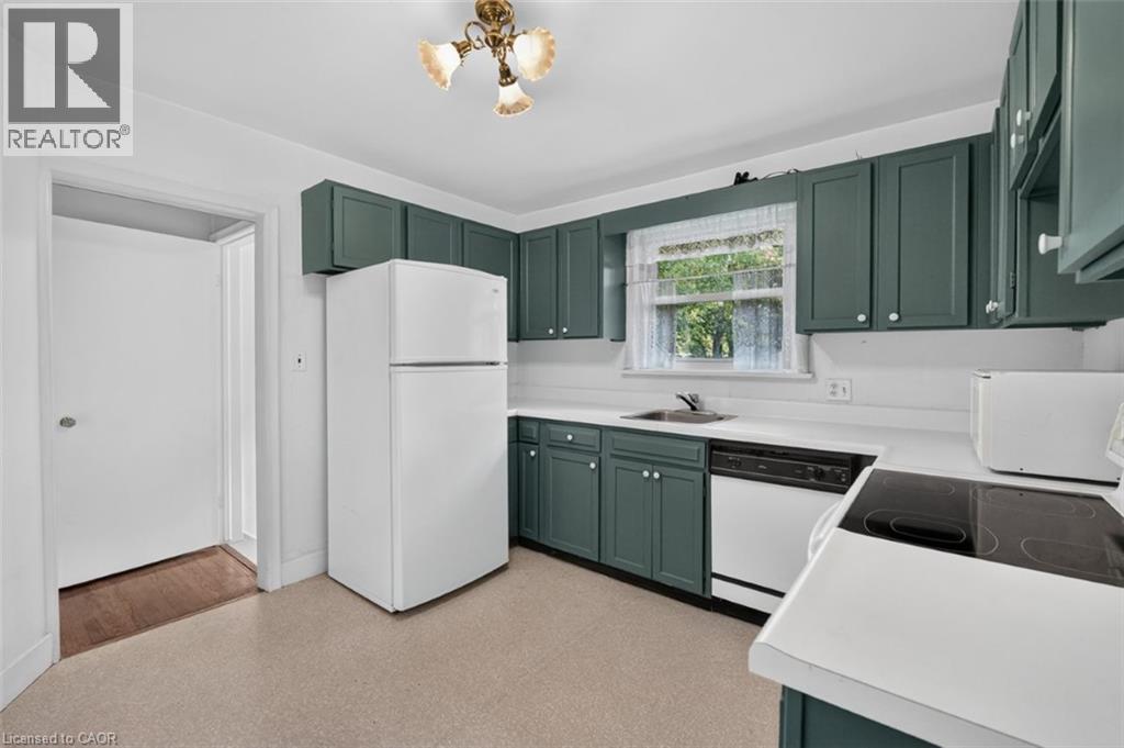 16 Byrne Boulevard, St. Catharines, Ontario  L2T 2H7 - Photo 7 - 40859770