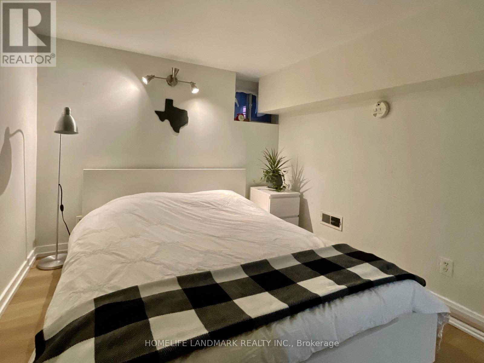 Basement - 21 Palmerston Gardens, Toronto, Ontario  M6G 1V8 - Photo 3 - C13745980