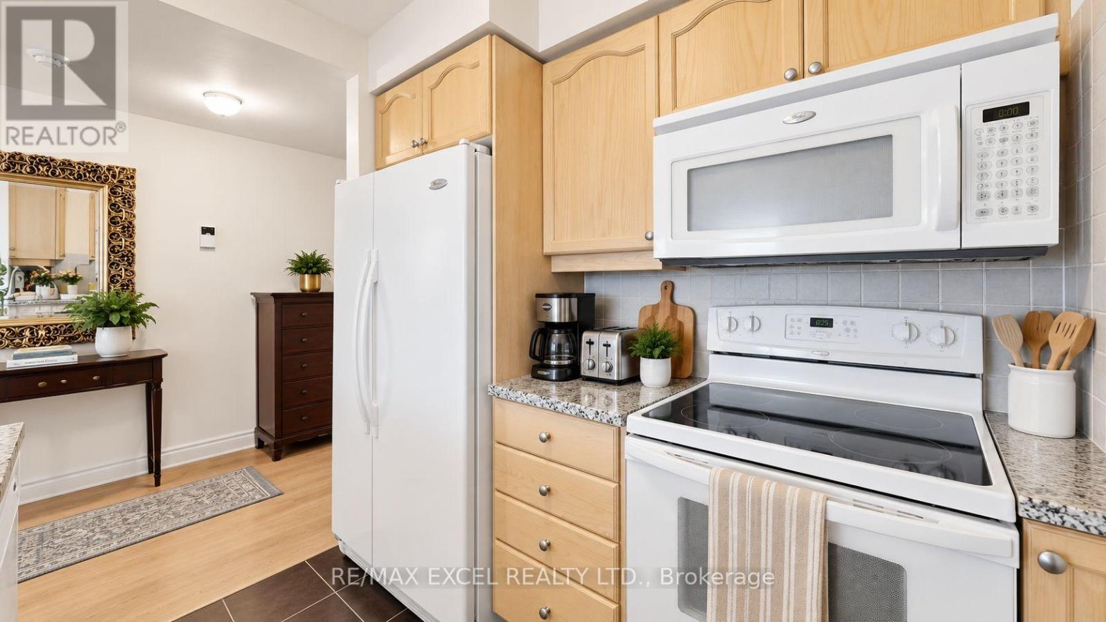 2510 - 15 Greenview Avenue, Toronto, Ontario  M2M 4M7 - Photo 5 - C13745984