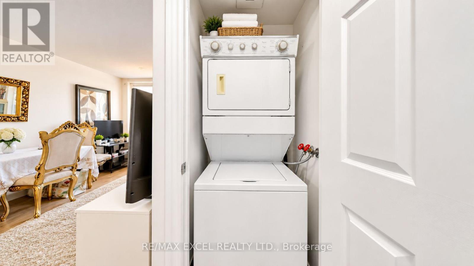 2510 - 15 Greenview Avenue, Toronto, Ontario  M2M 4M7 - Photo 8 - C13745984