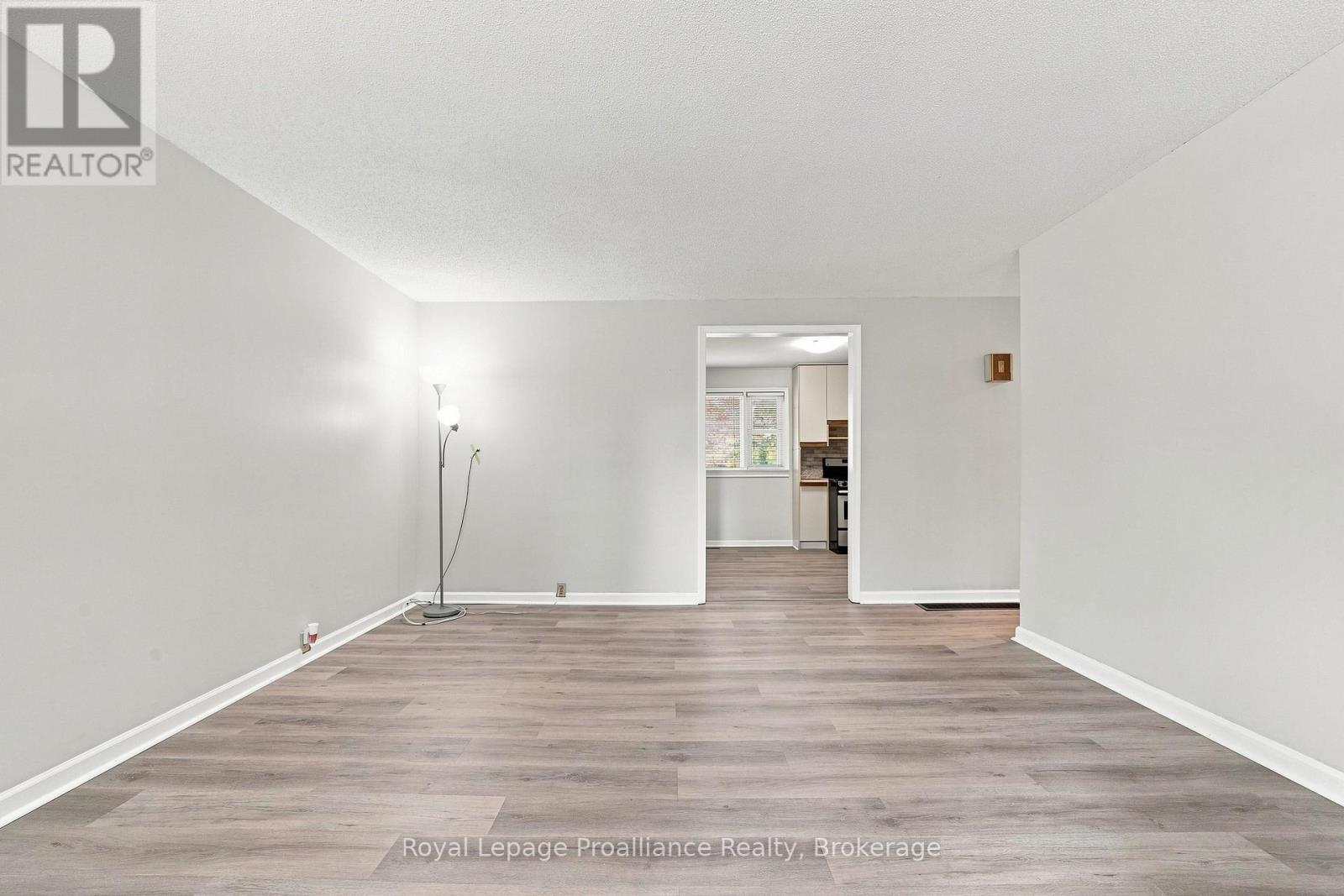 15 Elvins Gardens, Belleville, Ontario  K8P 2T2 - Photo 10 - X13745758