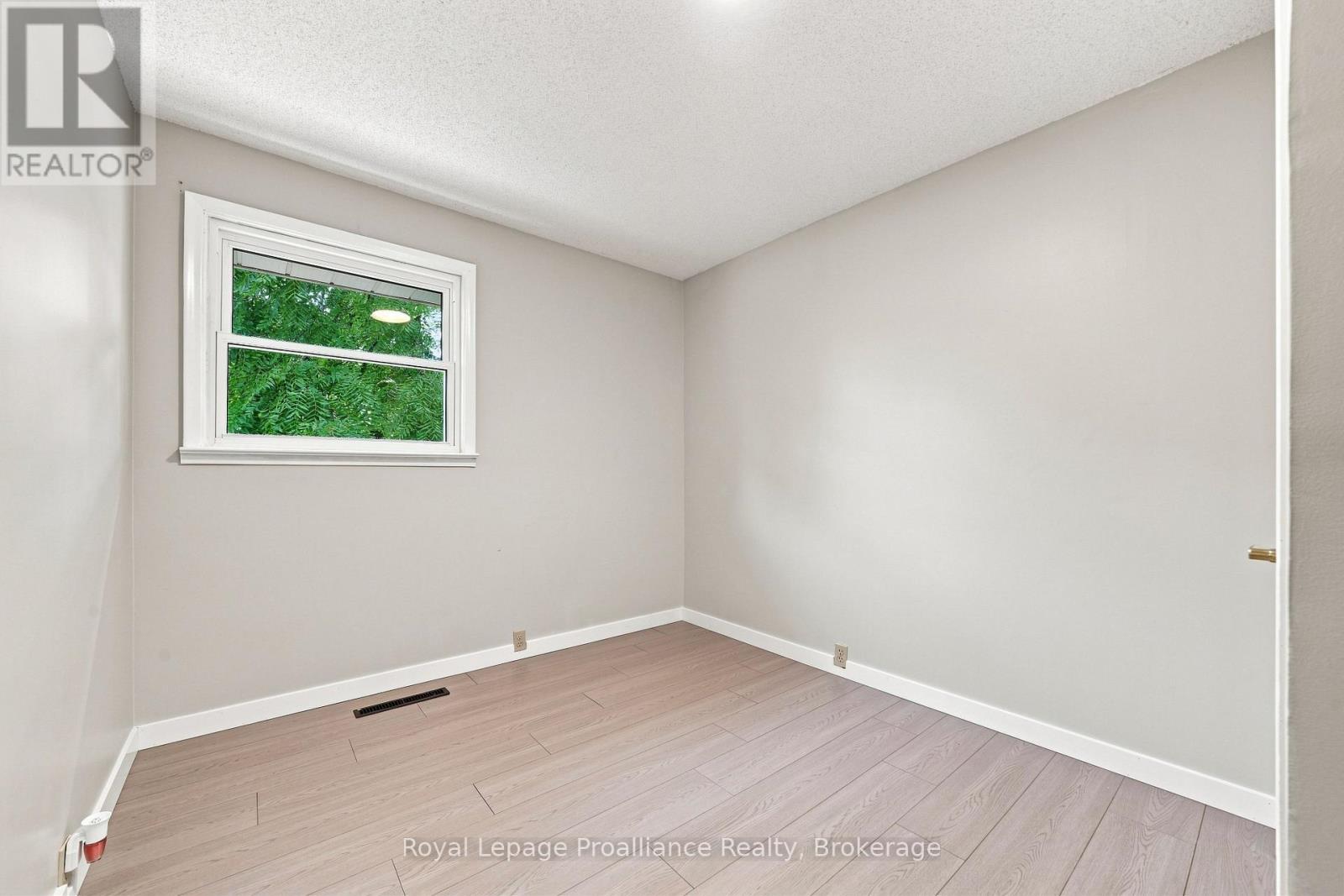 15 Elvins Gardens, Belleville, Ontario  K8P 2T2 - Photo 19 - X13745758