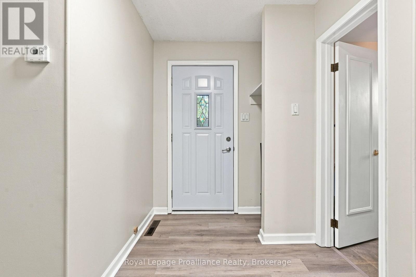 15 Elvins Gardens, Belleville, Ontario  K8P 2T2 - Photo 2 - X13745758