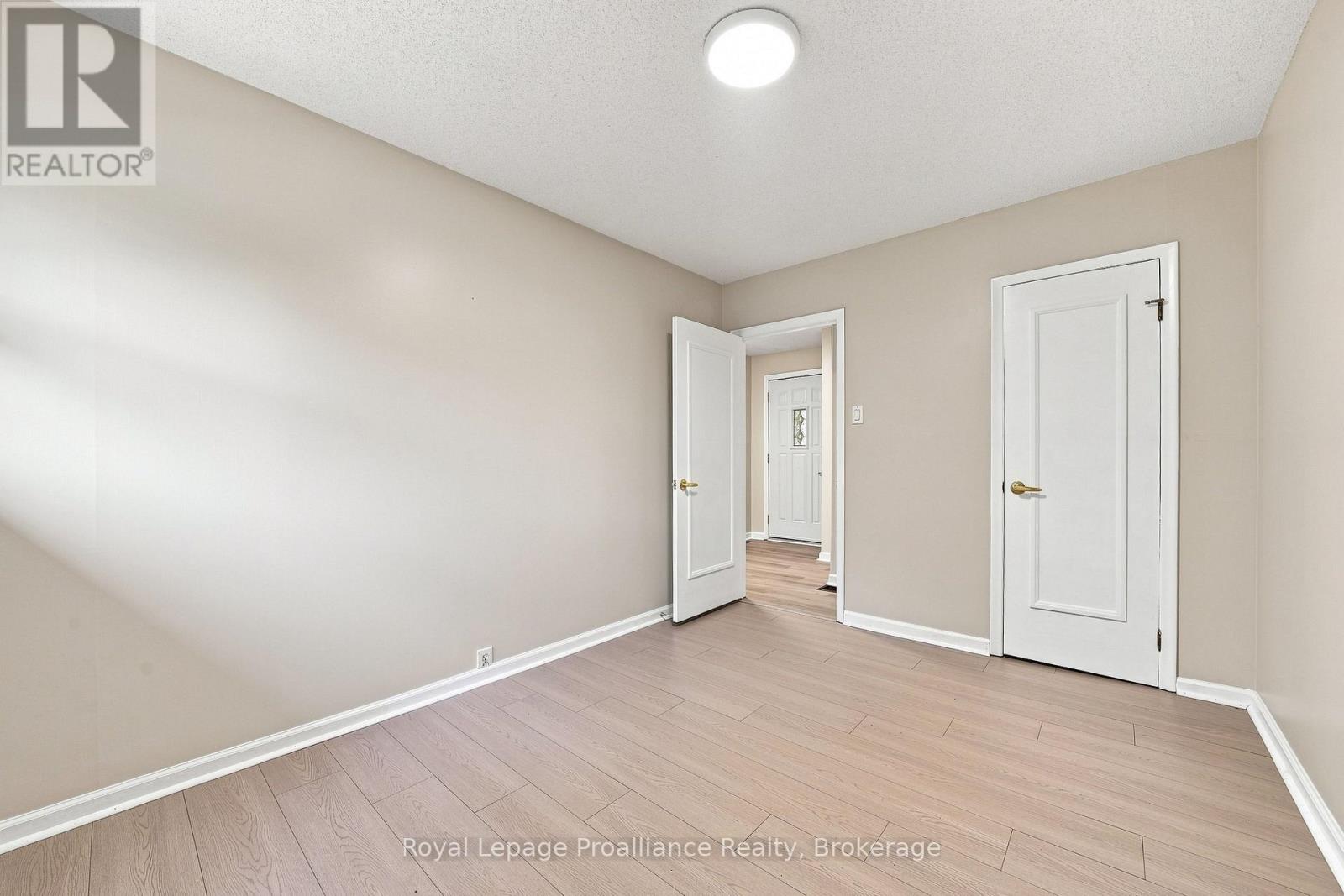 15 Elvins Gardens, Belleville, Ontario  K8P 2T2 - Photo 20 - X13745758
