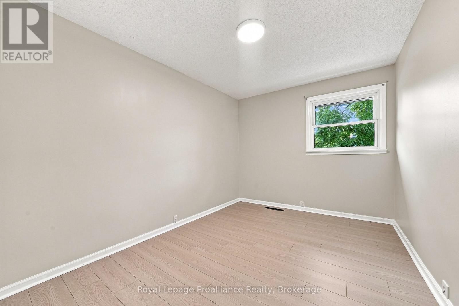 15 Elvins Gardens, Belleville, Ontario  K8P 2T2 - Photo 21 - X13745758