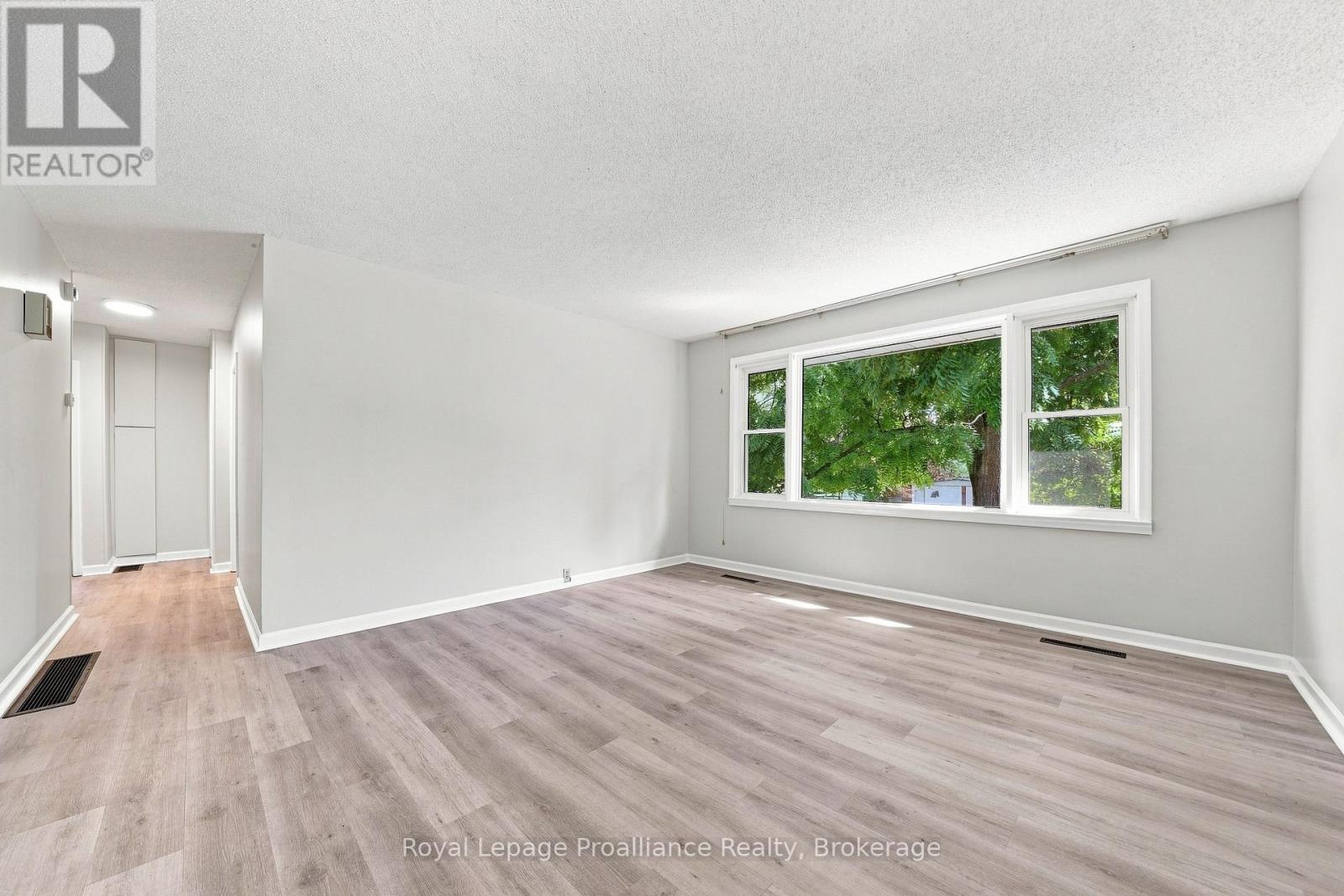 15 Elvins Gardens, Belleville, Ontario  K8P 2T2 - Photo 8 - X13745758