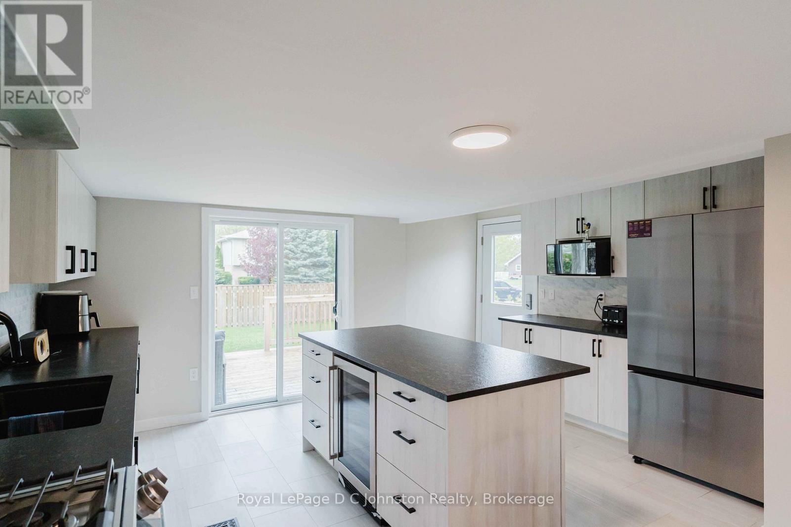 229 Edward Street, Saugeen Shores, Ontario  N0H 2L0 - Photo 8 - X13745944