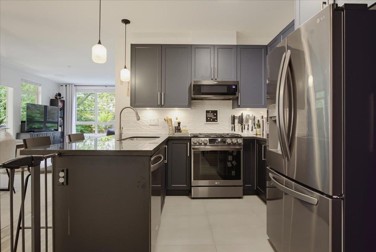 221 15918 26th Avenue, Surrey, British Columbia  V3Z 5K3 - Photo 6 - R3161545