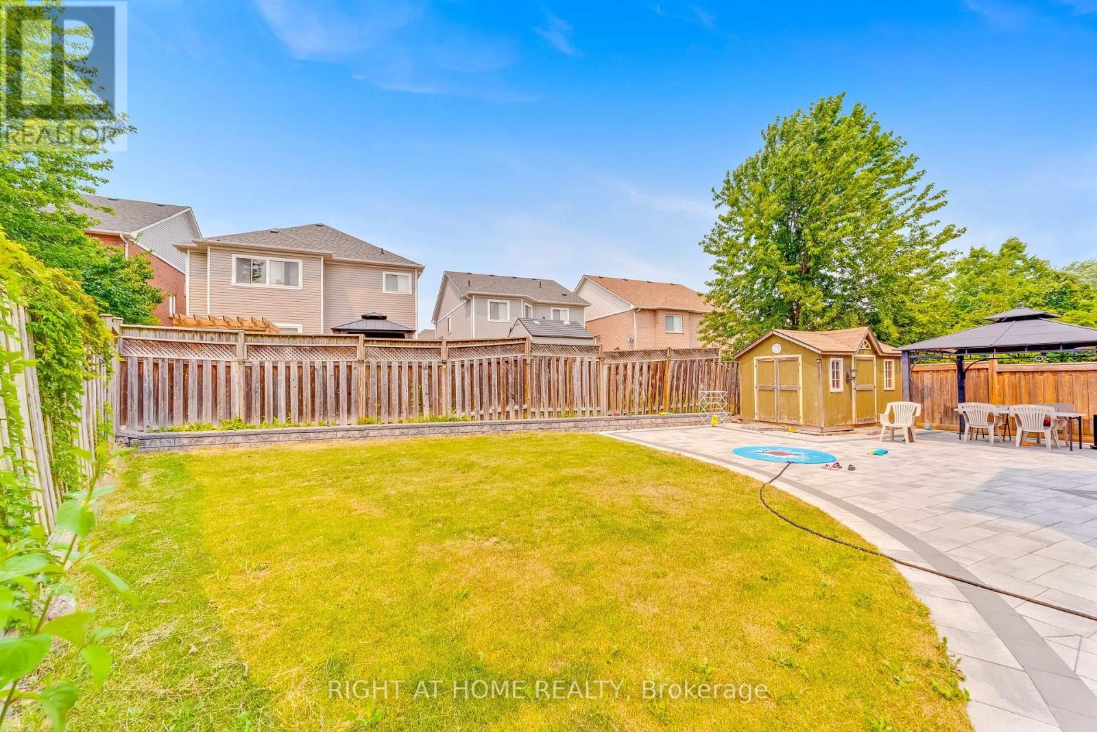1300 Ravencliffe Court, Oshawa, Ontario  L1K 2Y3 - Photo 10 - E13745854