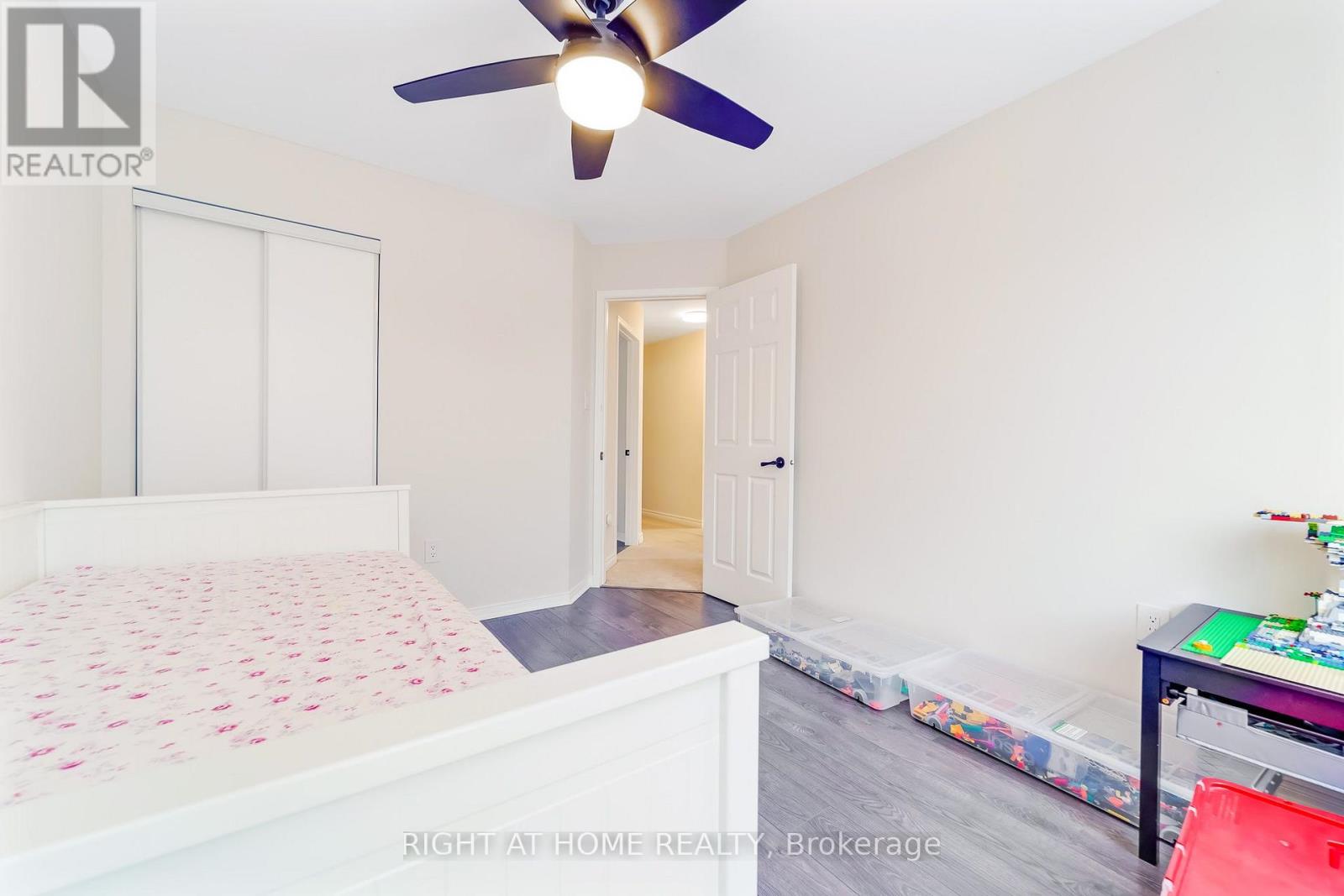 1300 Ravencliffe Court, Oshawa, Ontario  L1K 2Y3 - Photo 15 - E13745854