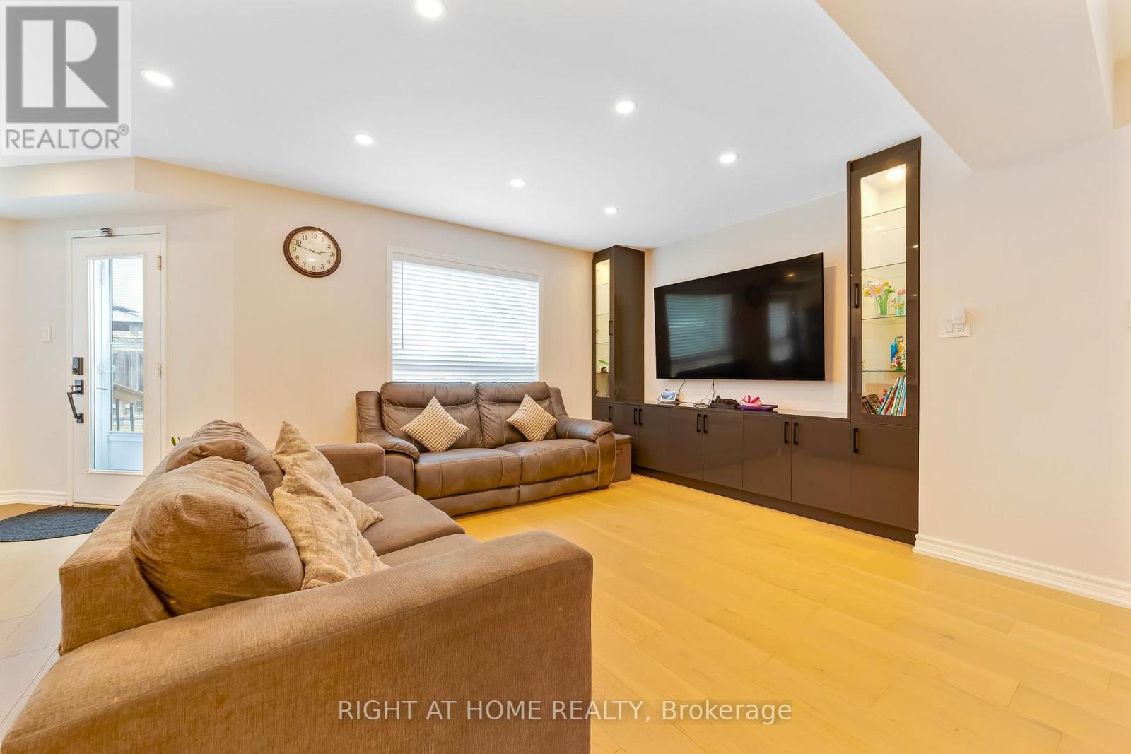 1300 Ravencliffe Court, Oshawa, Ontario  L1K 2Y3 - Photo 28 - E13745854
