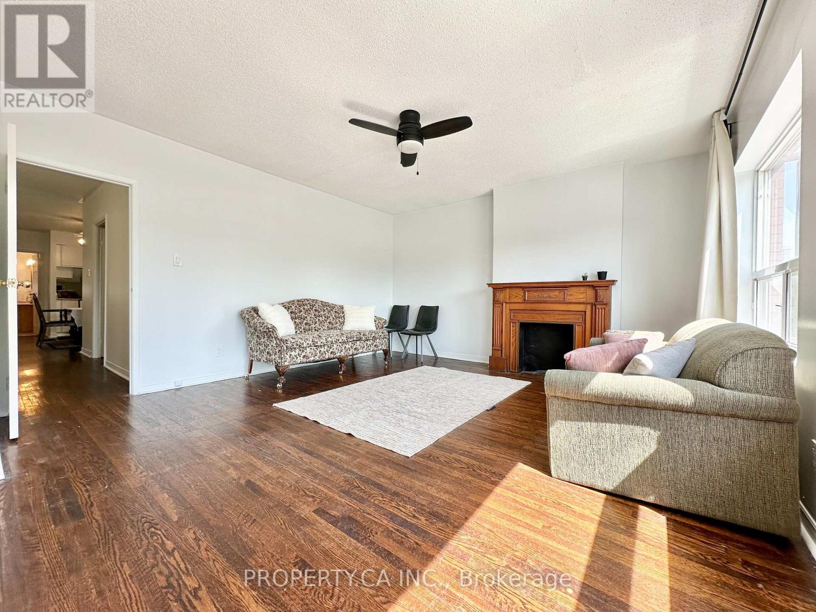 A - 1854 Danforth Avenue, Toronto, Ontario  M4C 1J4 - Photo 4 - E13745866