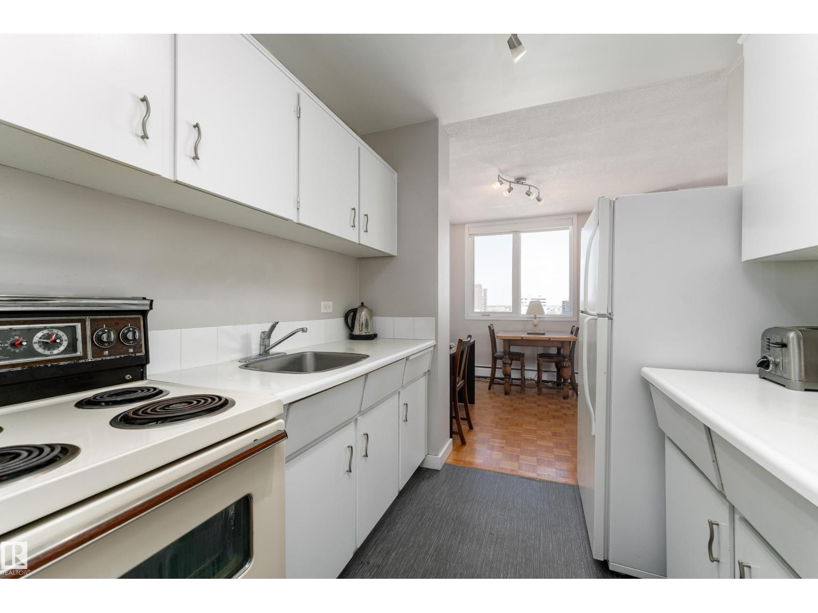 #1006 9816 112 St NW, Edmonton, Alberta  T5K 1L5 - Photo 5 - E4507105