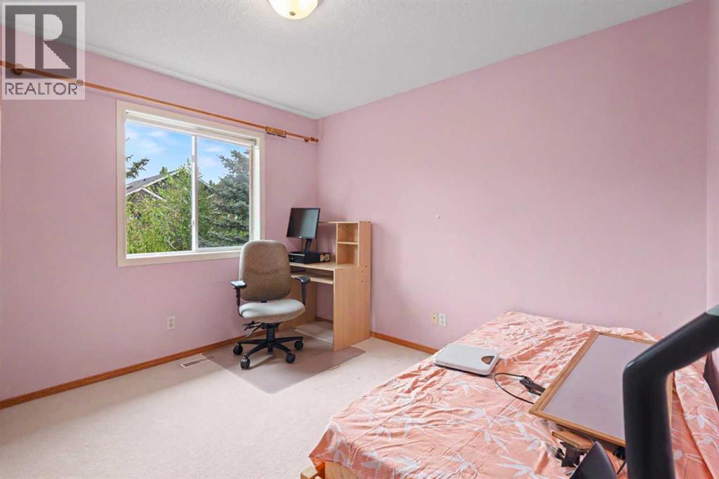 142 Somerset Park SW, Calgary, Alberta  T2Y 3H5 - Photo 21 - A2342481