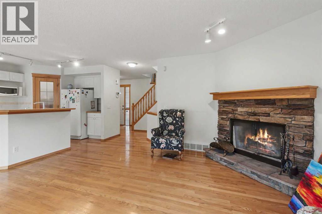142 Somerset Park SW, Calgary, Alberta  T2Y 3H5 - Photo 6 - A2342481