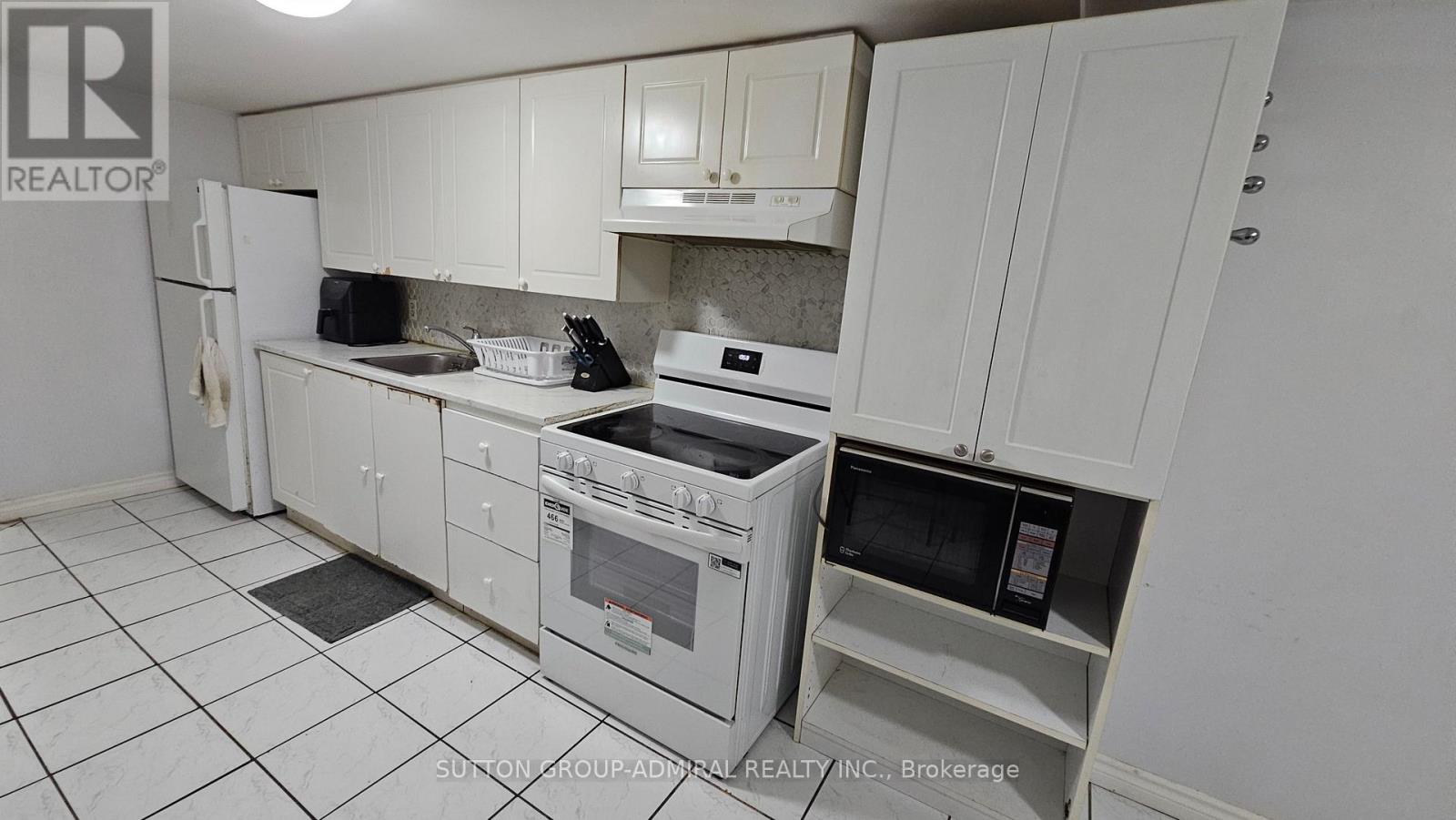 Bsmt - 109 Sheldon Avenue, Newmarket, Ontario  L3Y 2V8 - Photo 3 - N13745740