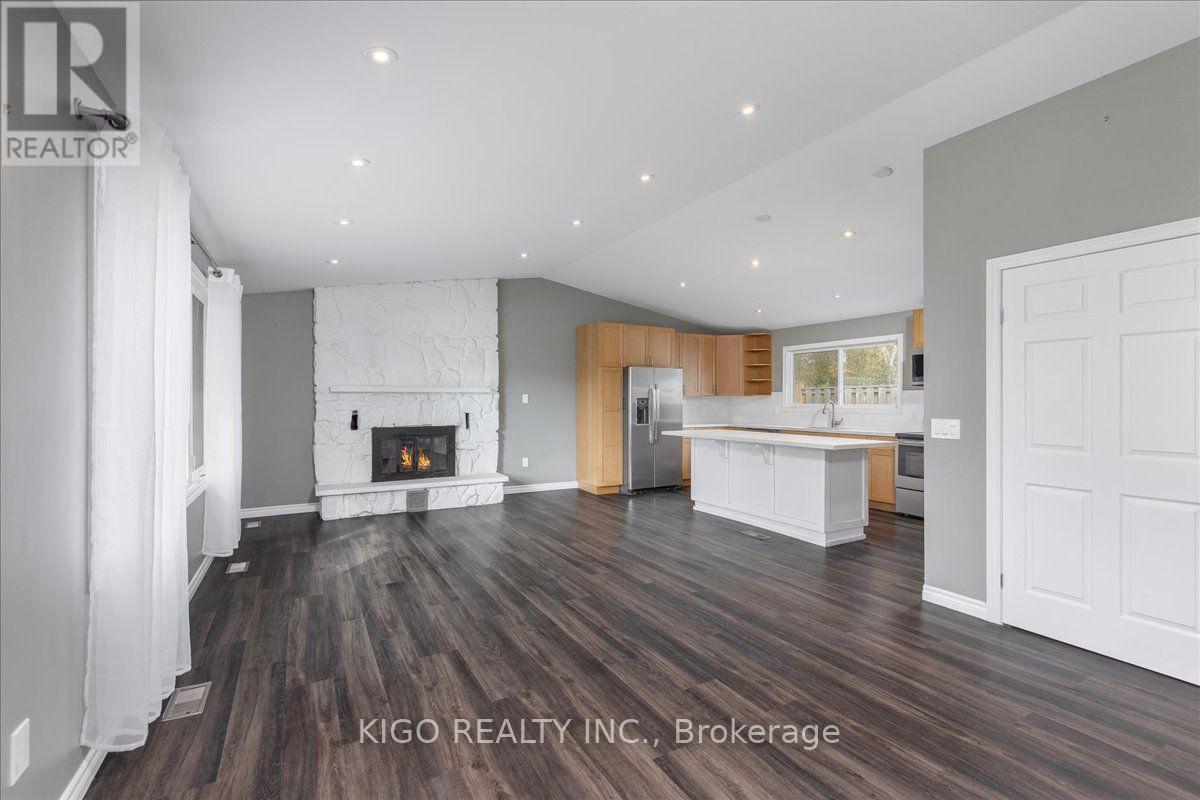 Upper - 5 Evelyn Avenue, Georgina, Ontario  L4P 3C8 - Photo 10 - N13745924