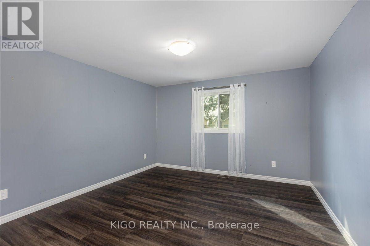 Upper - 5 Evelyn Avenue, Georgina, Ontario  L4P 3C8 - Photo 21 - N13745924