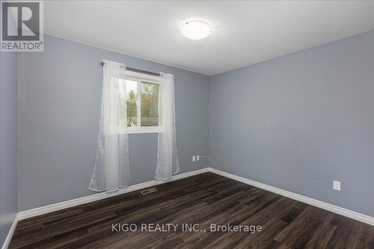 Upper - 5 Evelyn Avenue, Georgina, Ontario  L4P 3C8 - Photo 22 - N13745924