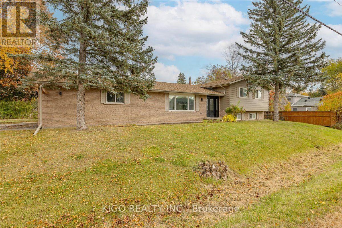 Upper - 5 Evelyn Avenue, Georgina, Ontario  L4P 3C8 - Photo 7 - N13745924