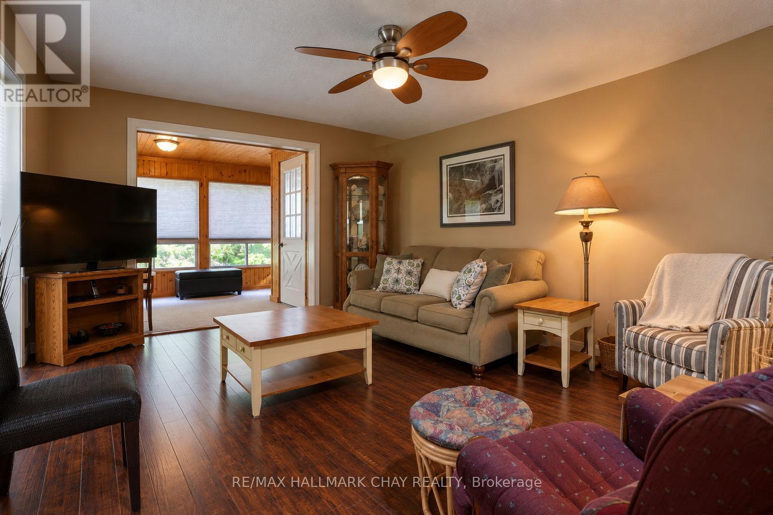 45 Tamarack Drive, Oro-Medonte, Ontario  L0L 1T0 - Photo 3 - S13745848