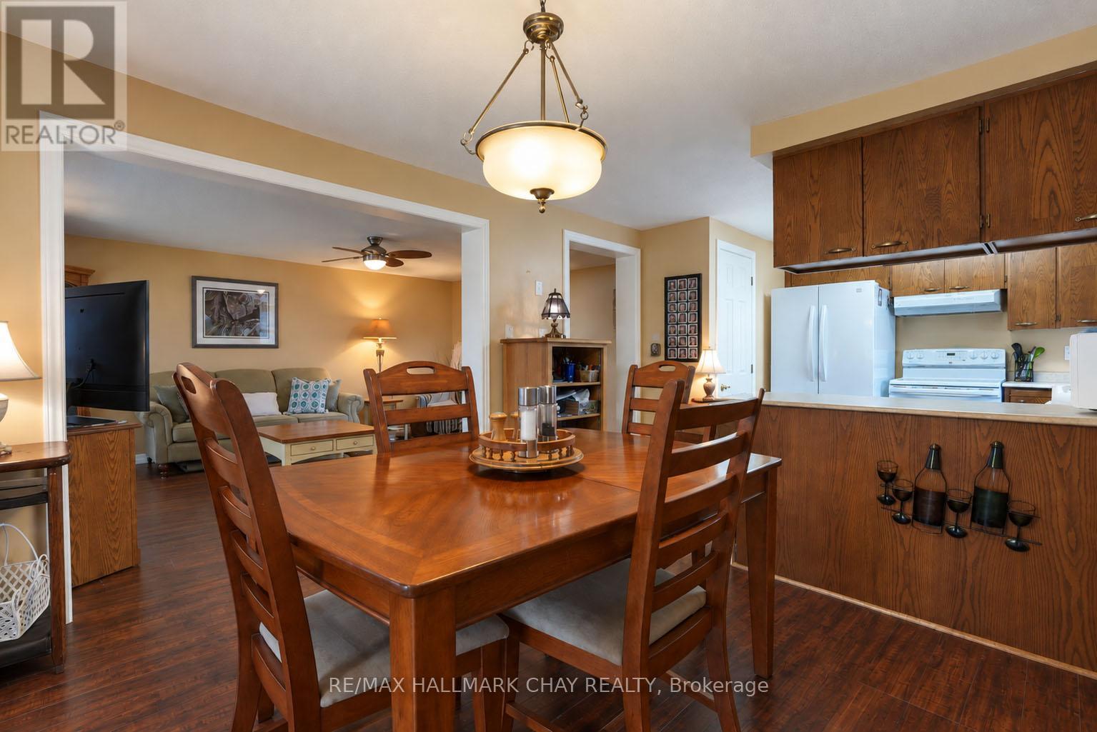 45 Tamarack Drive, Oro-Medonte, Ontario  L0L 1T0 - Photo 4 - S13745848