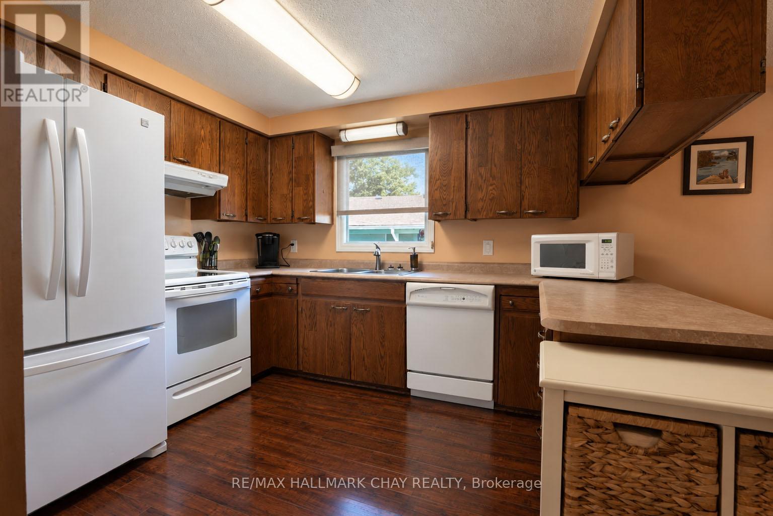 45 Tamarack Drive, Oro-Medonte, Ontario  L0L 1T0 - Photo 5 - S13745848